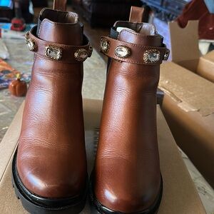 Steve Madden Amulet Boot

Brown

Worn 3 times